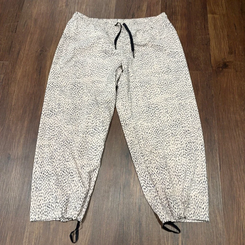 Lululemon Step Lively Crop Pants Dottie Dash Grain Black Drawstring Hem Size 6